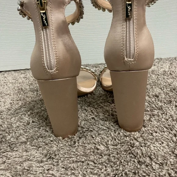 ⚫️Badgley Mischka Myra Heels - Picture 3 of 3